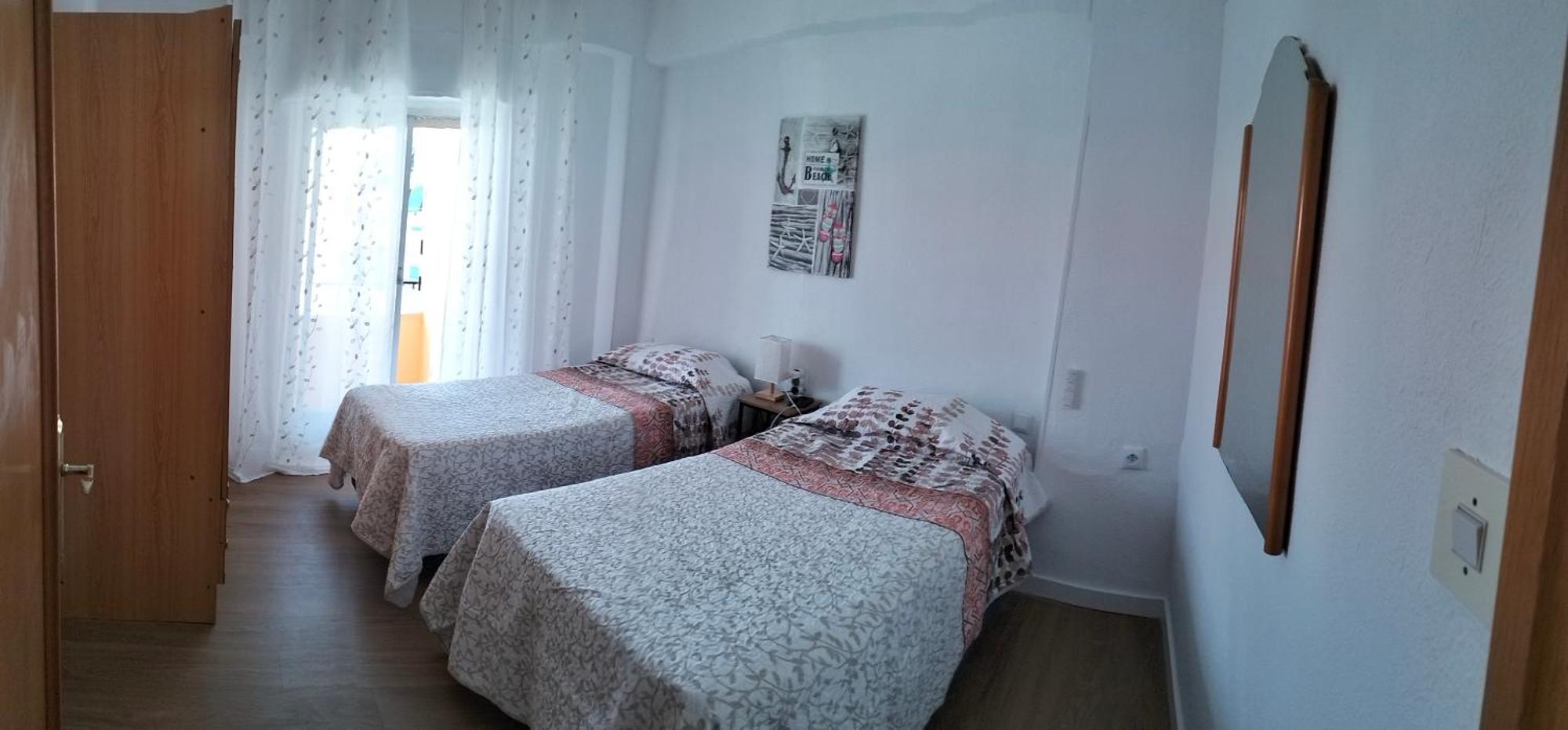 Ricardo Hostal Apartamento 3 Habitaciones Alicante Bagian luar foto