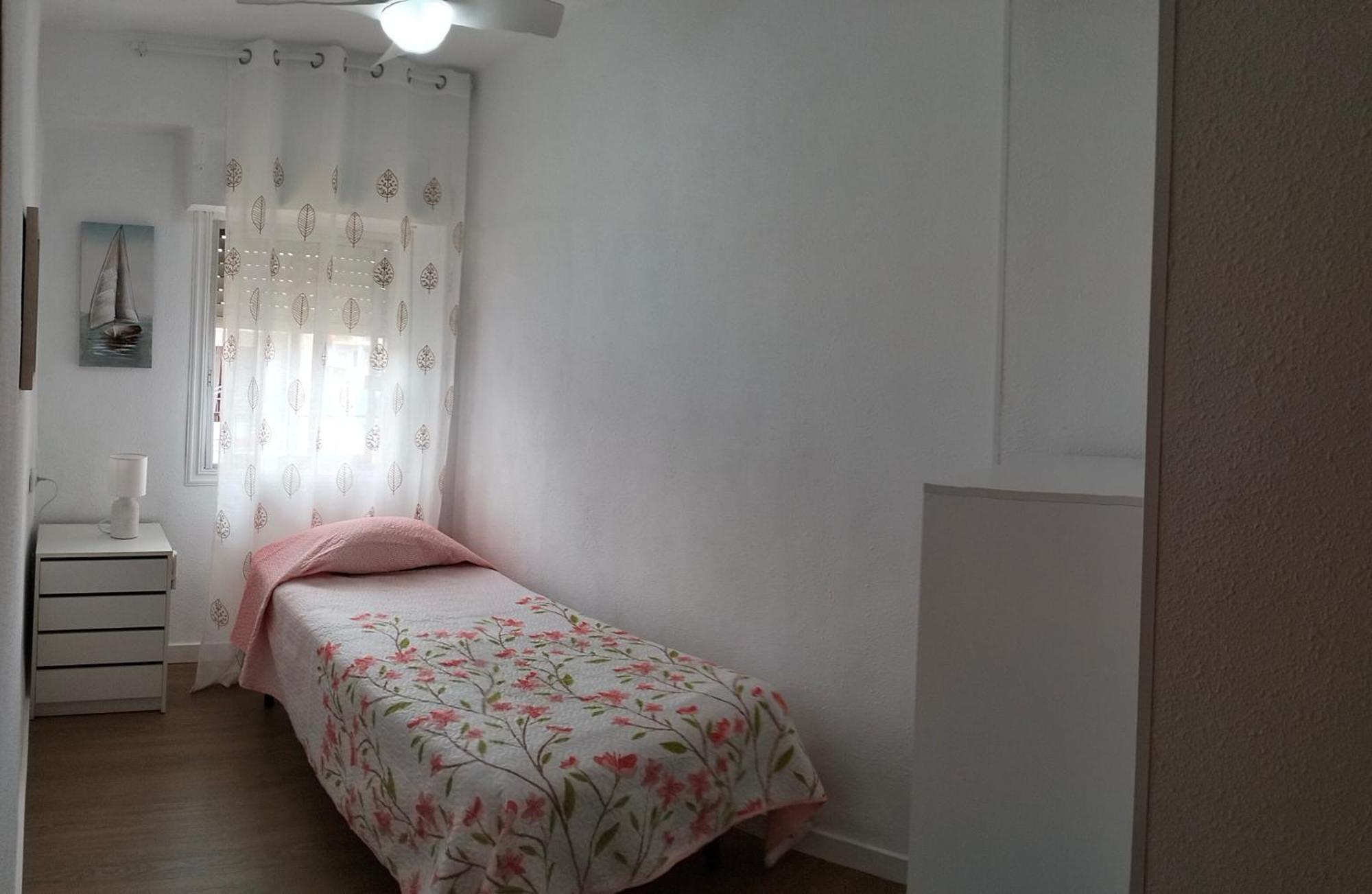 Ricardo Hostal Apartamento 3 Habitaciones Alicante Bagian luar foto
