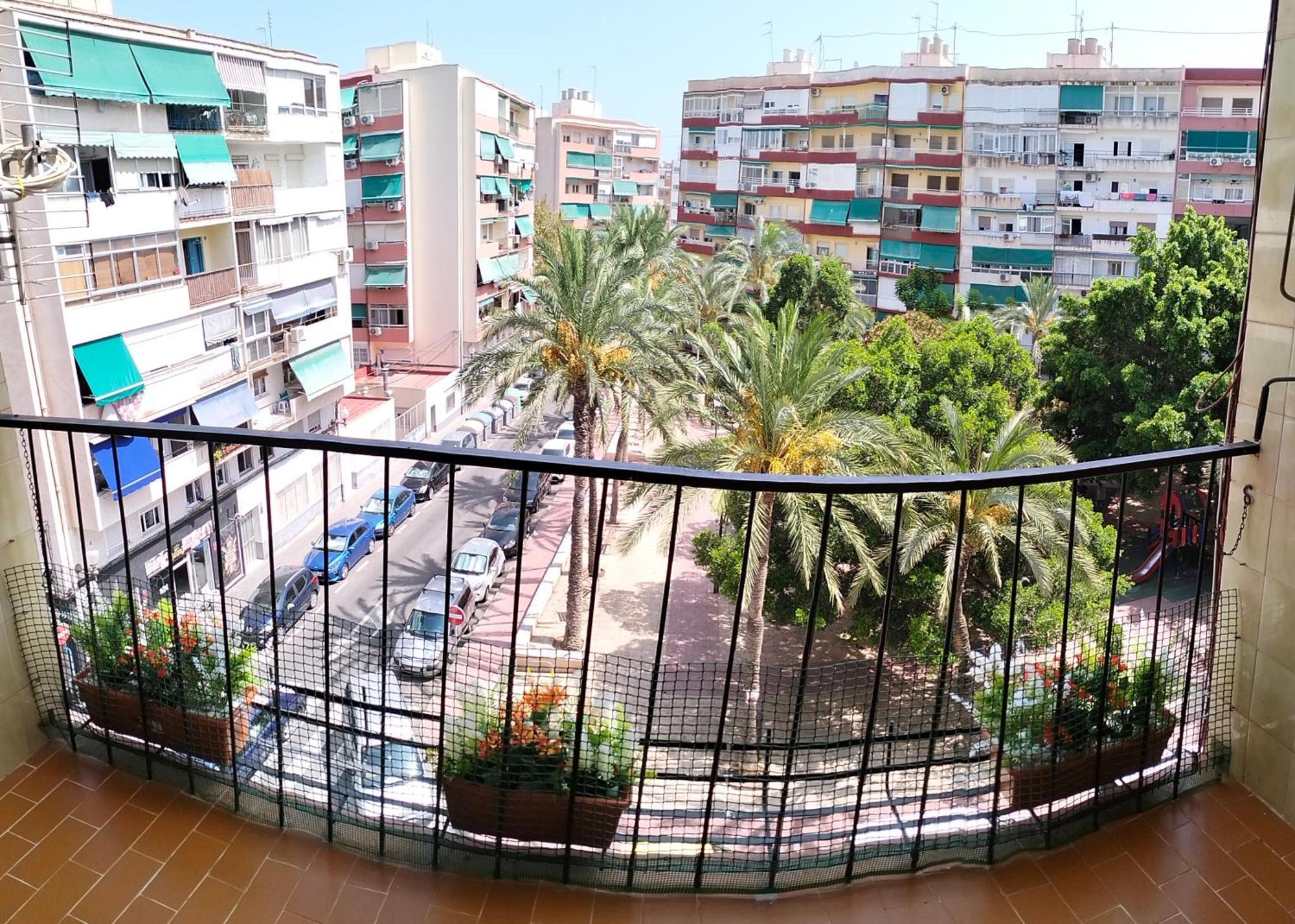Ricardo Hostal Apartamento 3 Habitaciones Alicante Bagian luar foto