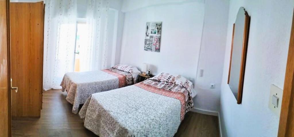 Ricardo Hostal Apartamento 3 Habitaciones Alicante Bagian luar foto