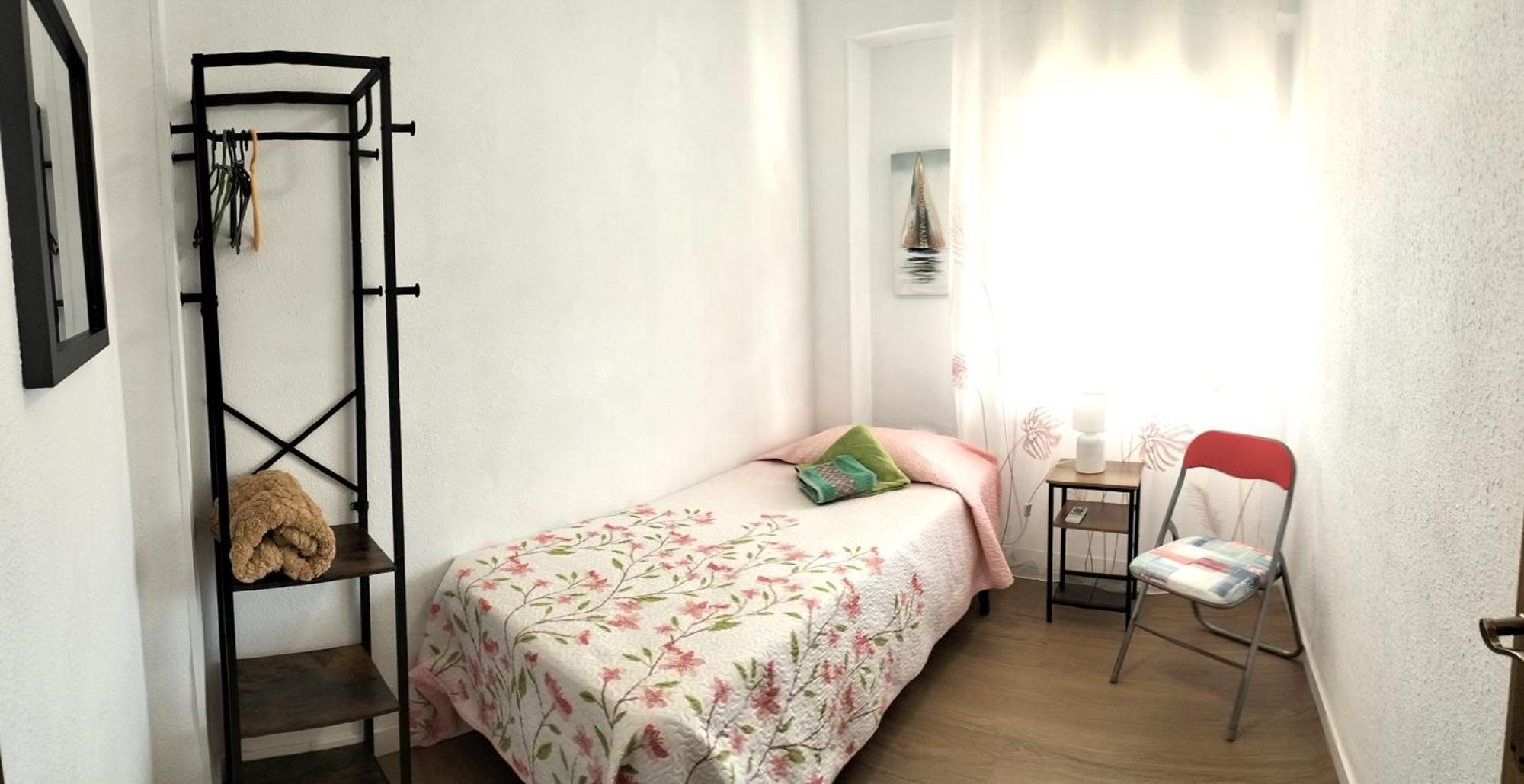 Ricardo Hostal Apartamento 3 Habitaciones Alicante Bagian luar foto