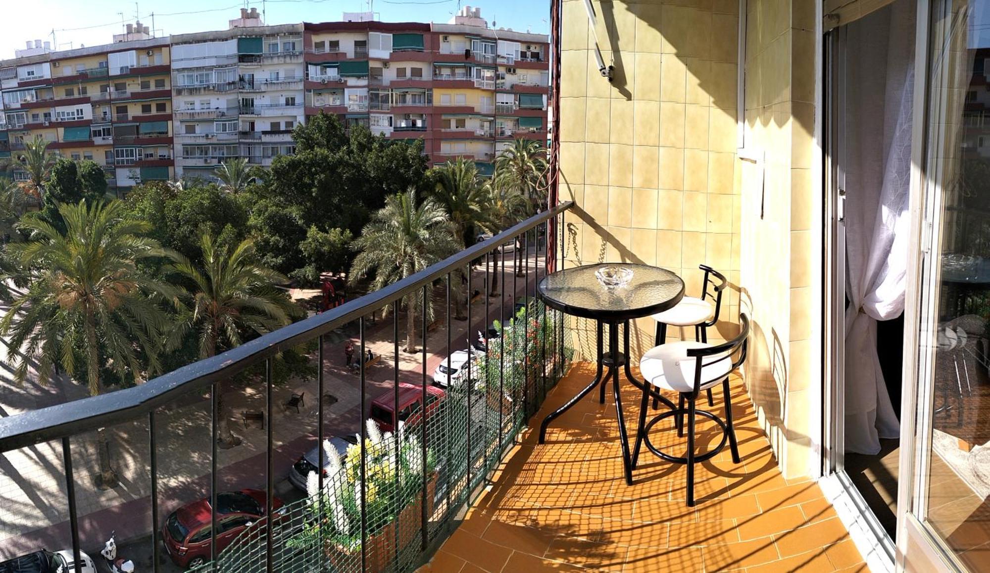 Ricardo Hostal Apartamento 3 Habitaciones Alicante Bagian luar foto