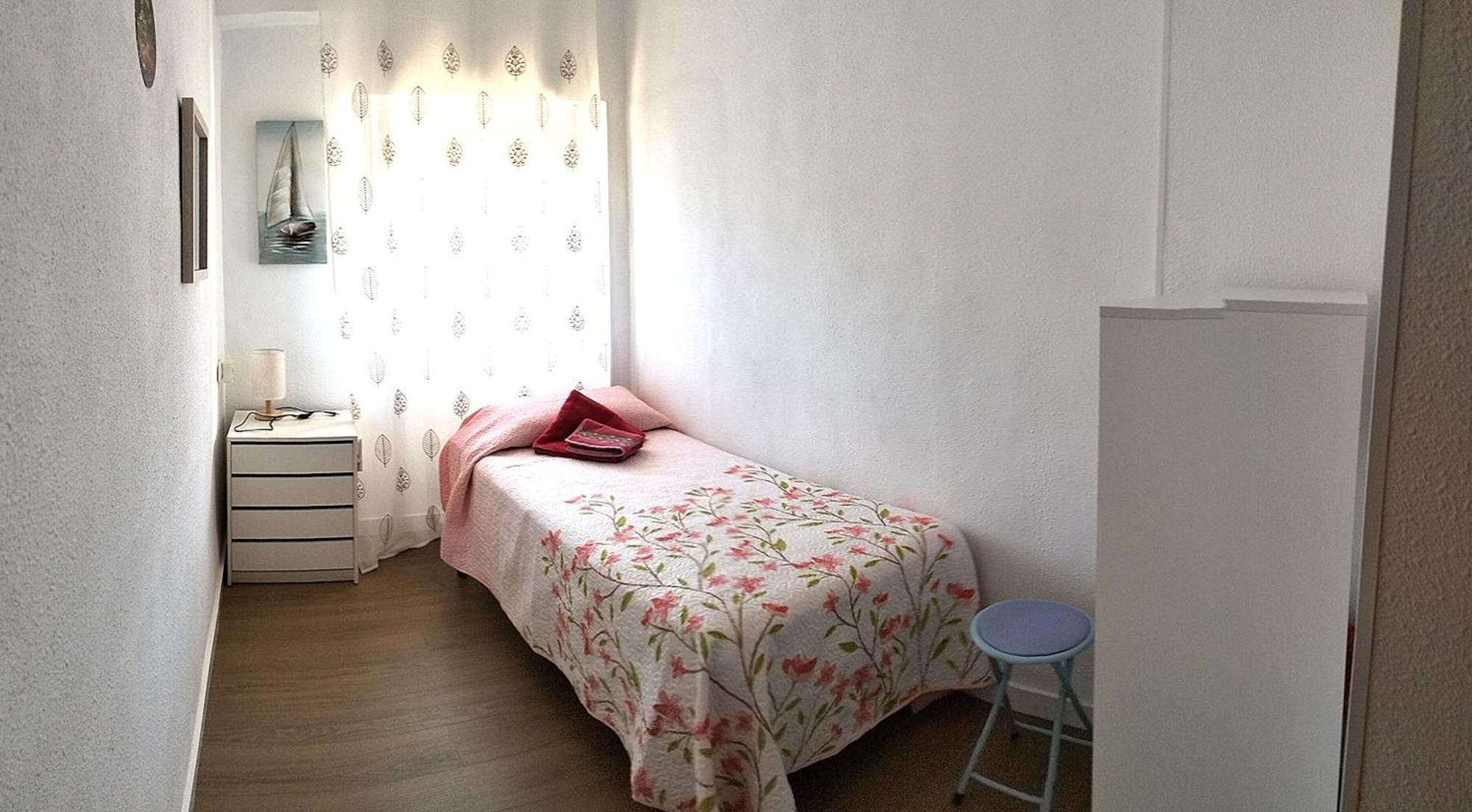 Ricardo Hostal Apartamento 3 Habitaciones Alicante Bagian luar foto