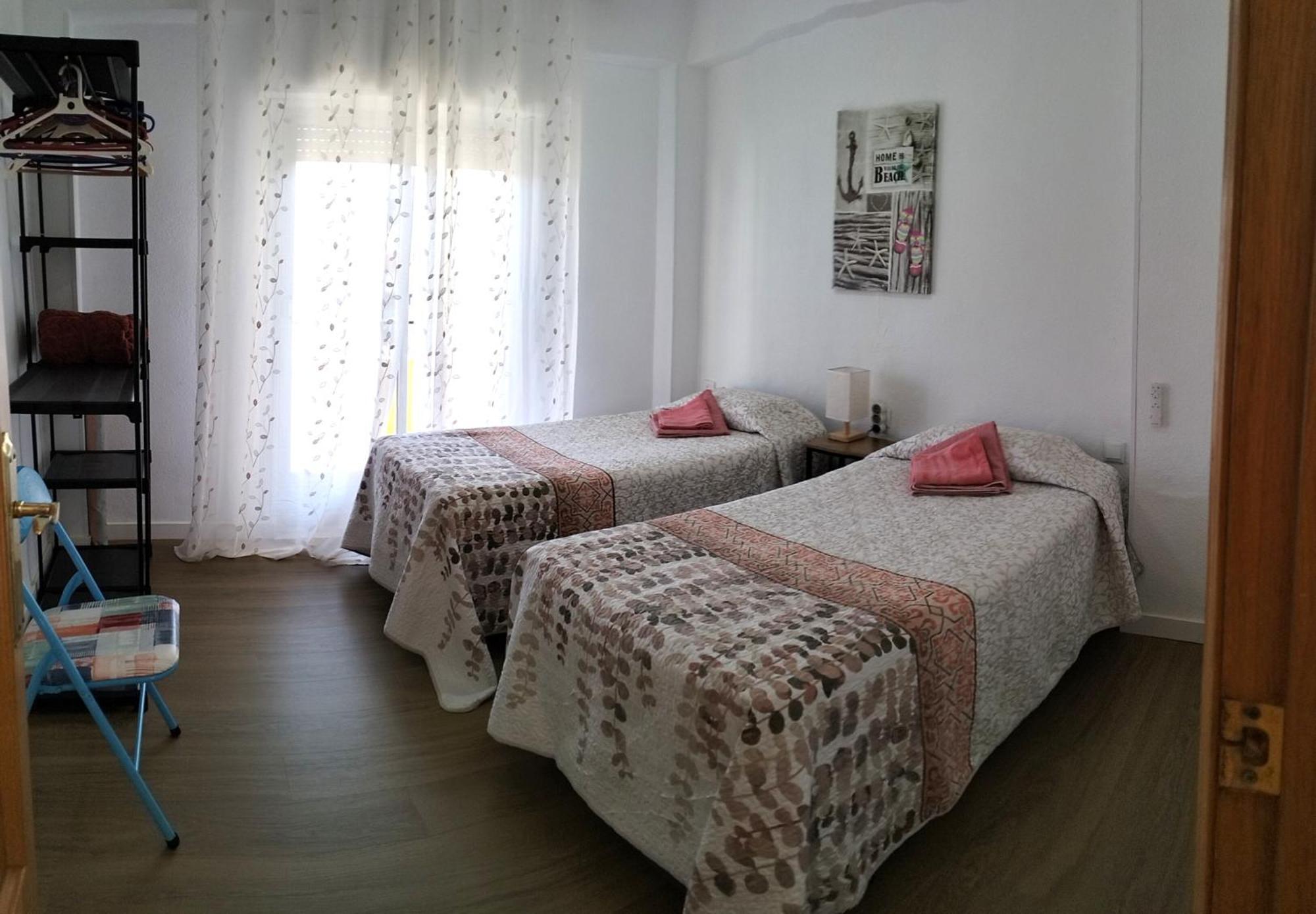Ricardo Hostal Apartamento 3 Habitaciones Alicante Bagian luar foto